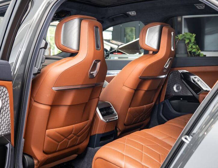 BMW i7 11