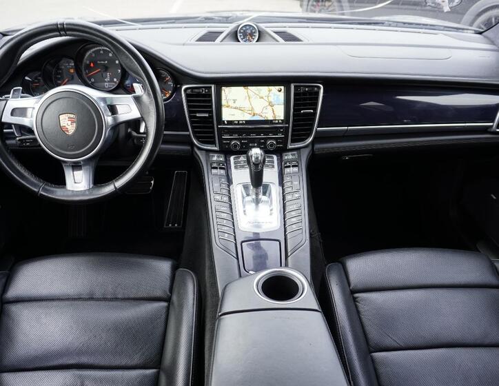 Porsche Panamera 40