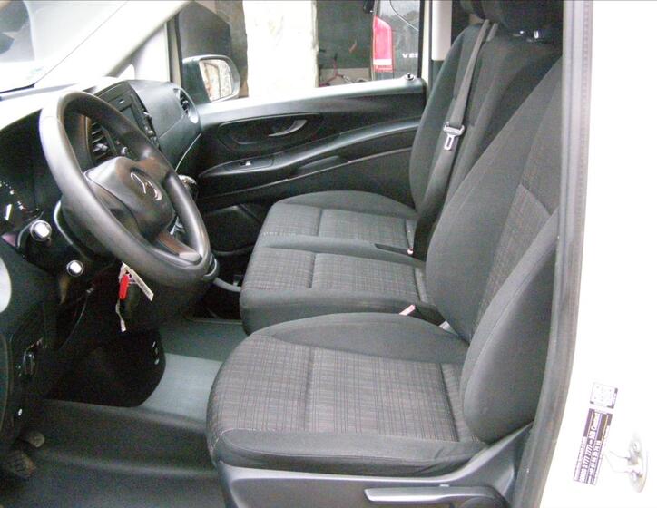 Mercedes-Benz Vito 14