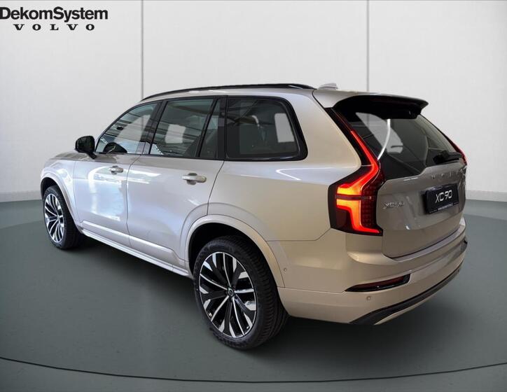 Volvo XC90 4