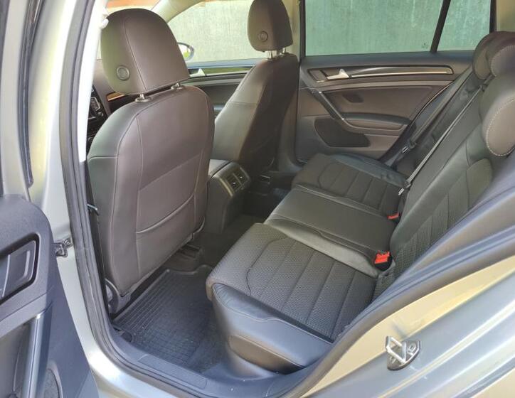 Volkswagen Golf 16
