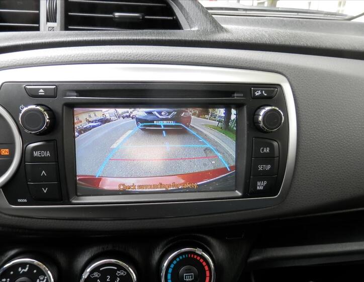 Toyota Yaris 21