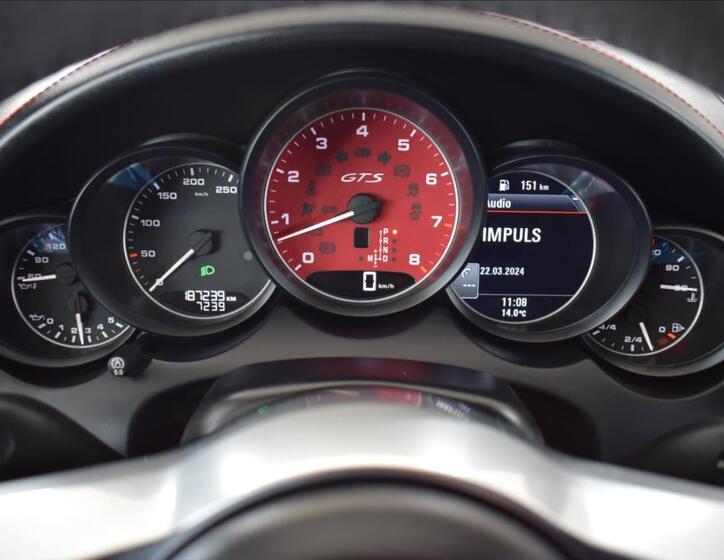 Porsche Cayenne 23