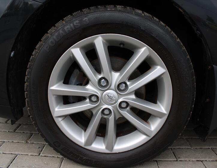 Toyota Auris 9