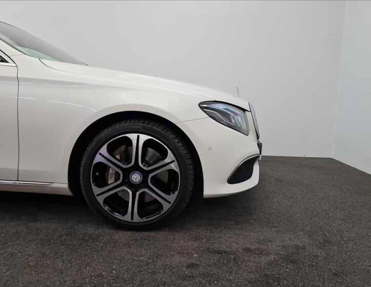 Mercedes-Benz Třídy E 22