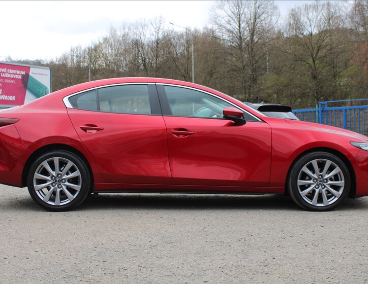 Mazda 3 4