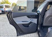 Audi Q8 17