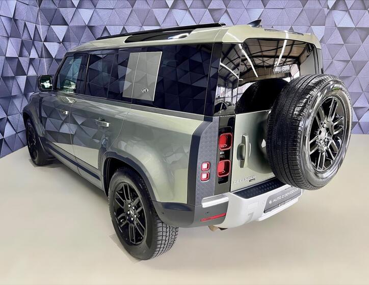 Land Rover Defender 5
