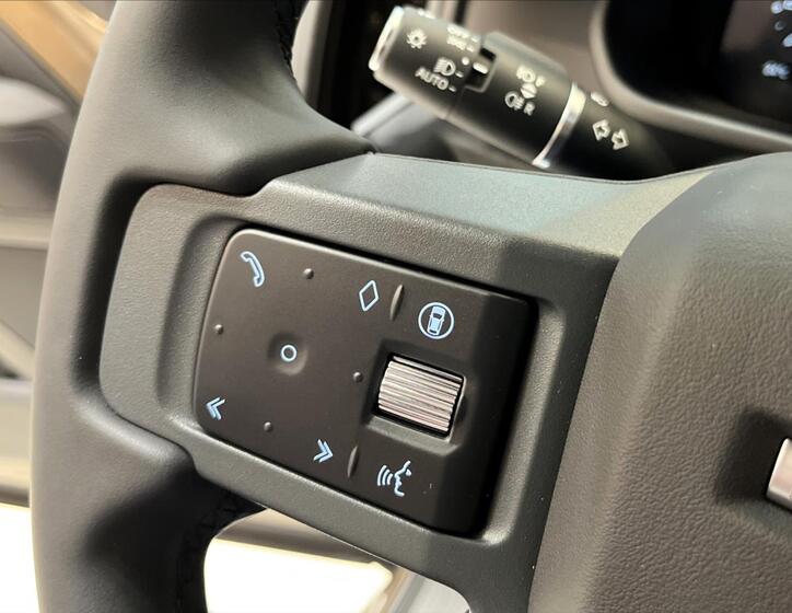 Land Rover Defender 15