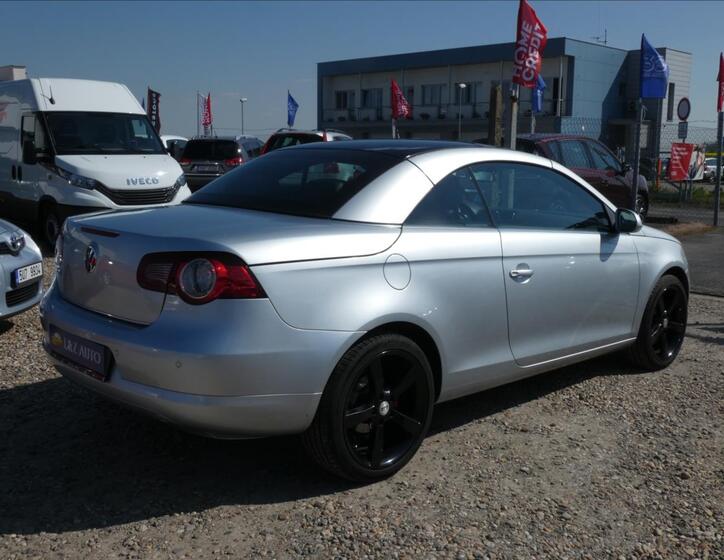 Volkswagen EOS 4