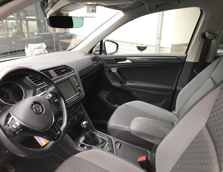 Volkswagen Tiguan 7
