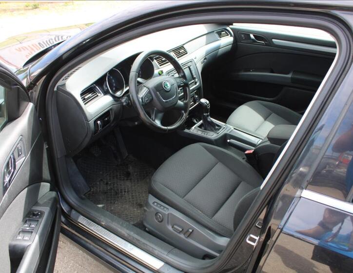 Škoda Superb 9