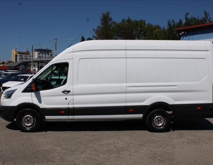 Ford Transit 8
