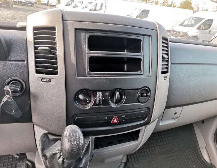 Mercedes-Benz Sprinter 9