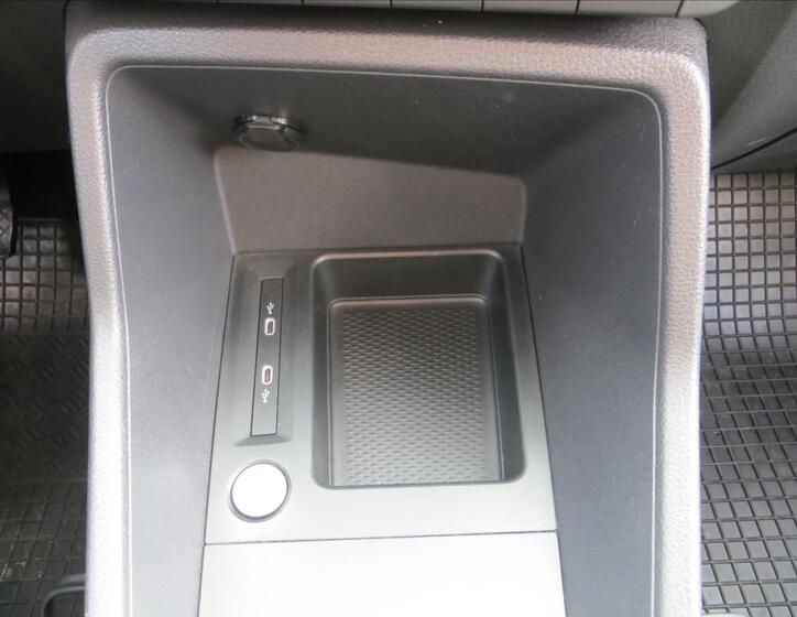 Ford Tourneo Connect 19