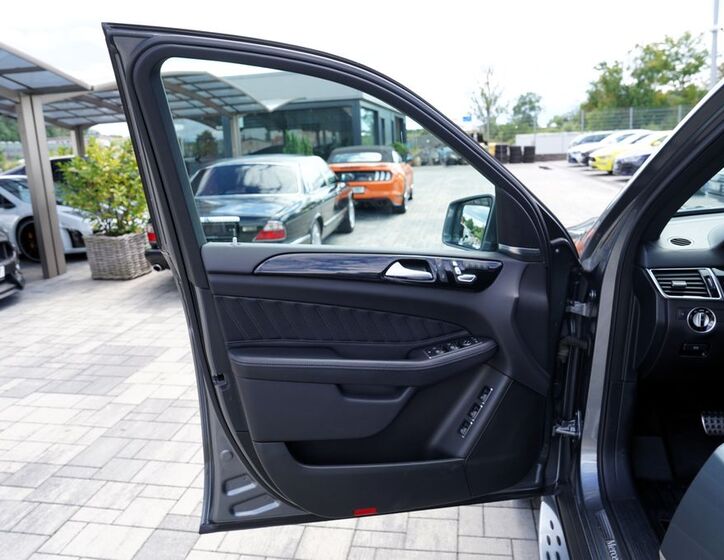 Mercedes-Benz GLS 13