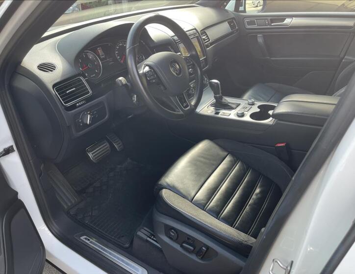 Volkswagen Touareg 11