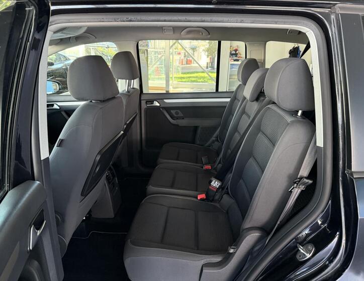 Volkswagen Touran 19
