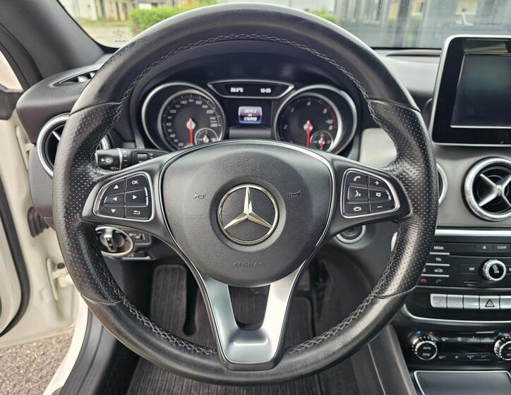 Mercedes-Benz CLA 13