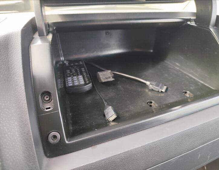 Volkswagen Caravelle 25