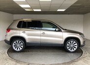 Volkswagen Tiguan 8