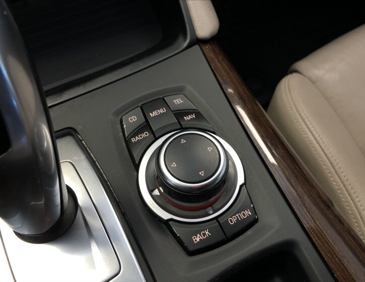 BMW X6 29