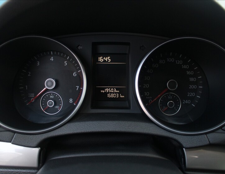 Volkswagen Golf 16