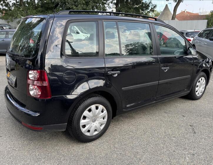 Volkswagen Touran 5