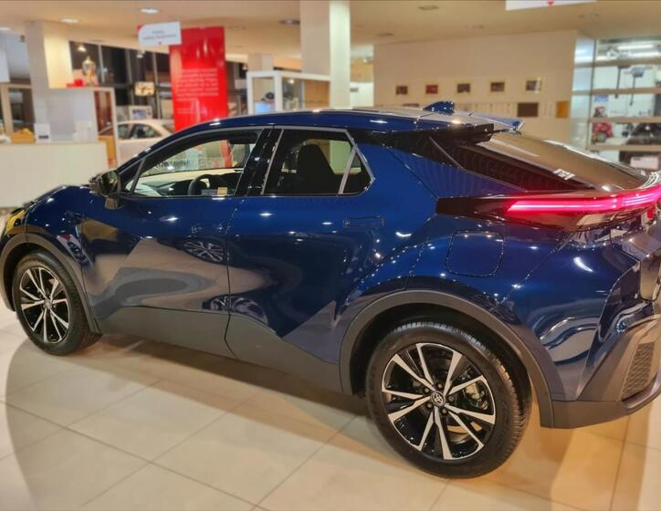 Toyota C-HR 5