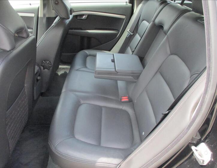 Volvo XC70 8