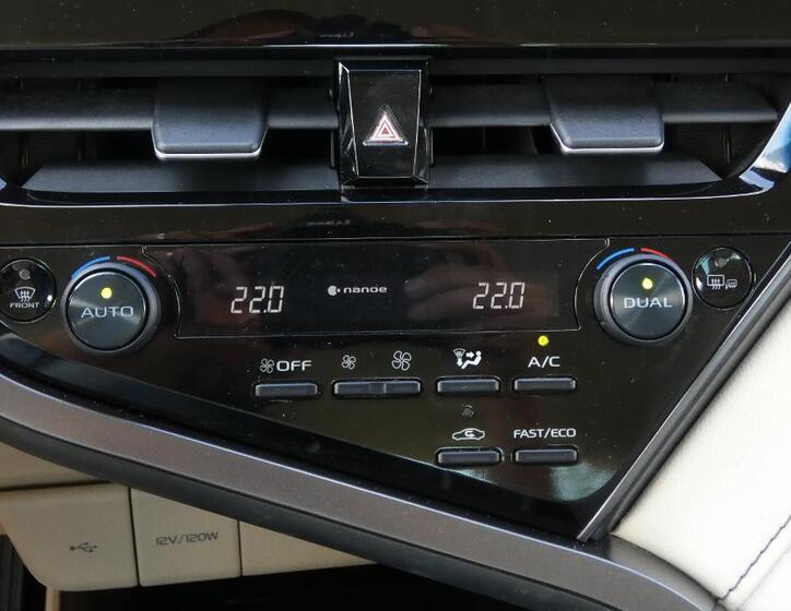 Toyota Camry 17