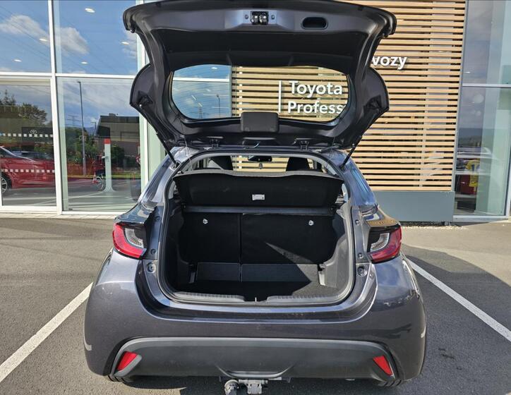 Toyota Yaris 9
