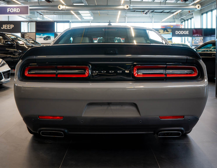 Dodge Challenger 4