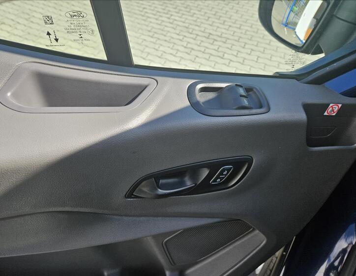 Ford Transit 8