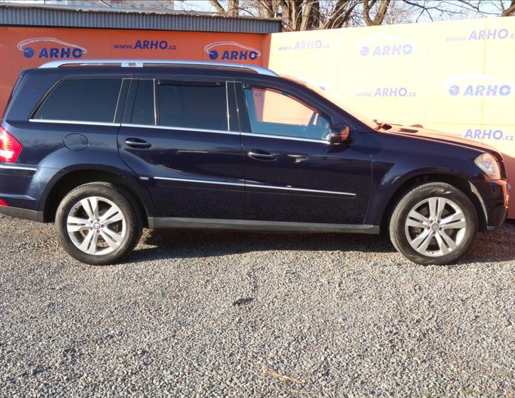 Mercedes-Benz GL 8