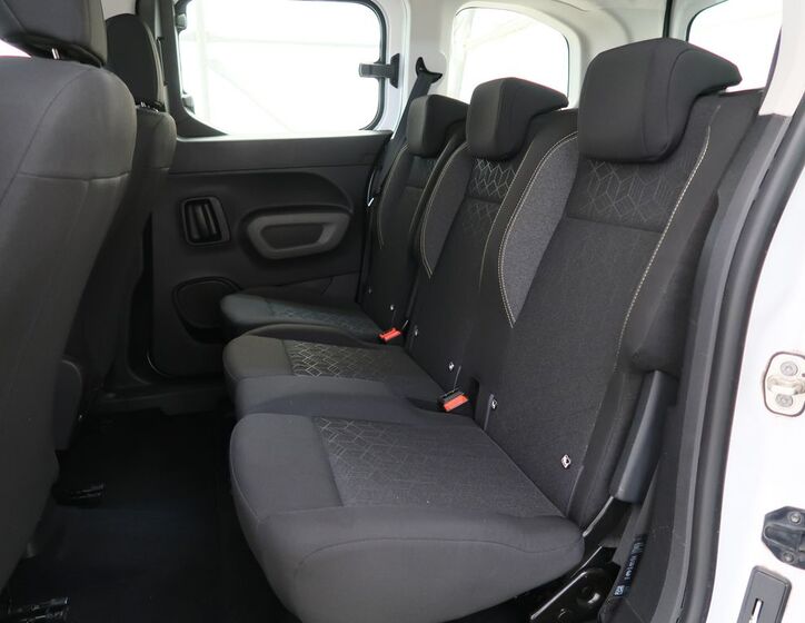 Peugeot Rifter 23