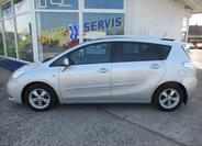 Toyota Verso 8