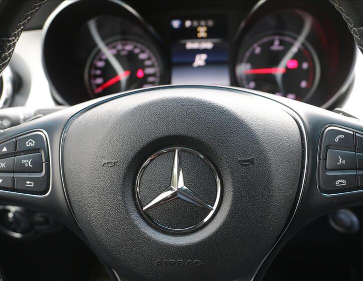 Mercedes-Benz Třídy X 21