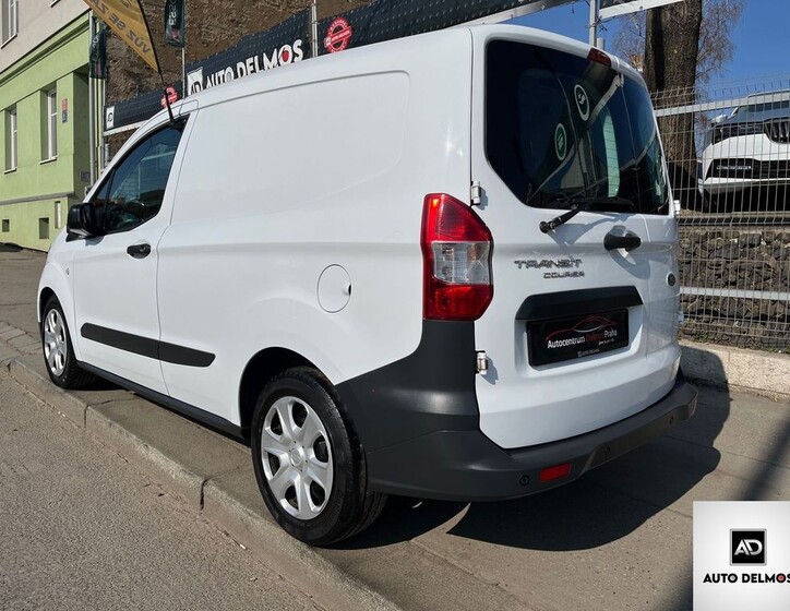 Ford Transit Courier 4