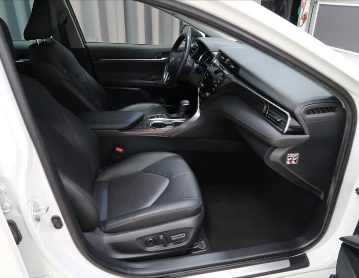 Toyota Camry 11