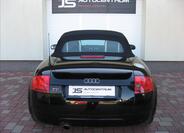 Audi TT 8