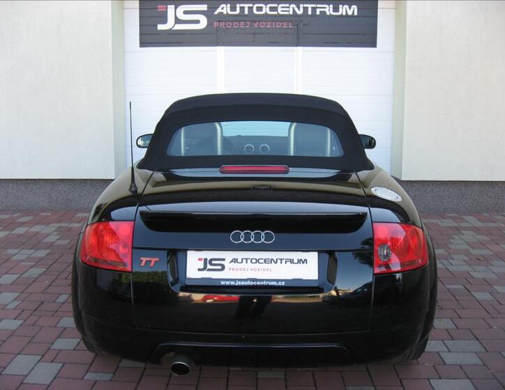 Audi TT 8