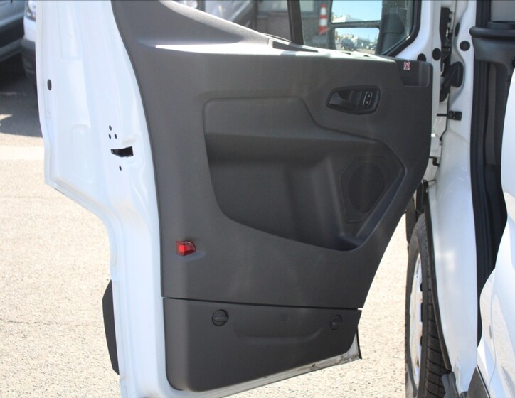 Ford Transit 13