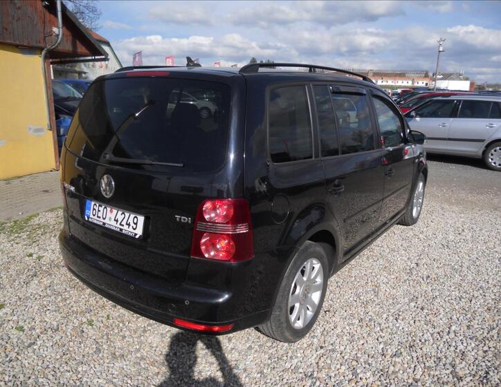 Volkswagen Touran 6