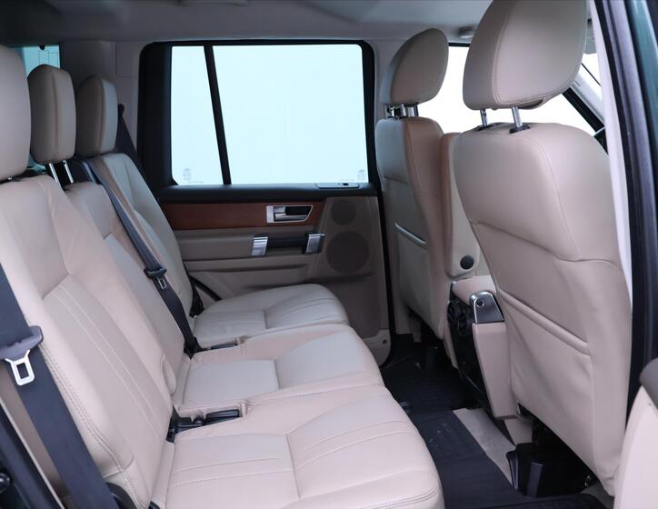 Land Rover Discovery 15