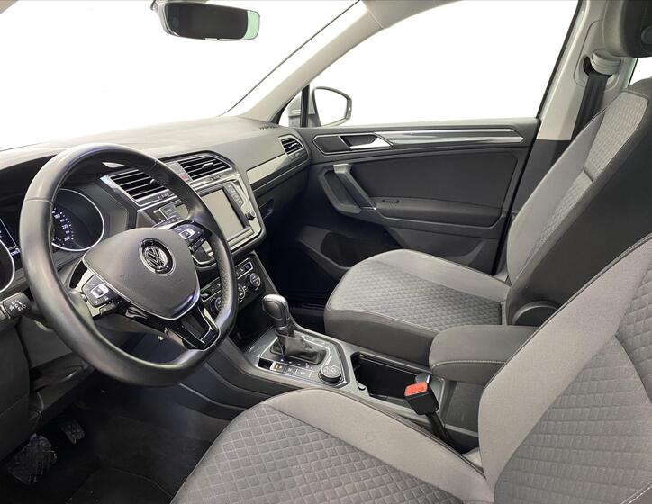 Volkswagen Tiguan 5