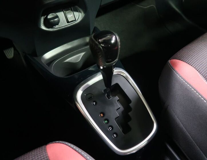Toyota Yaris 33