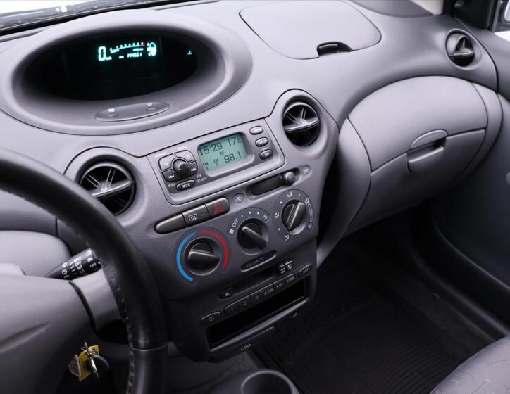 Toyota Yaris 19