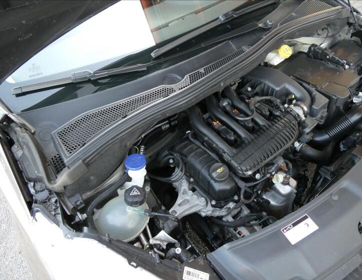 Peugeot 208 33