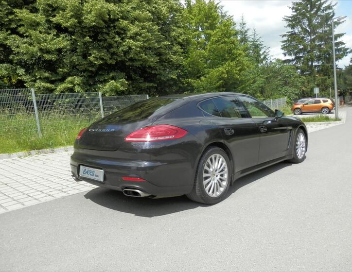Porsche Panamera 9